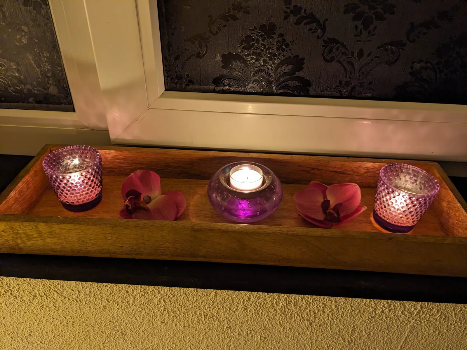 Ruhiger Raum für Aroma-Öl-Massage
